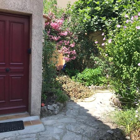 Chambre climatisée avec sdb privée dans une villa avec piscine privée Marsella Exterior foto