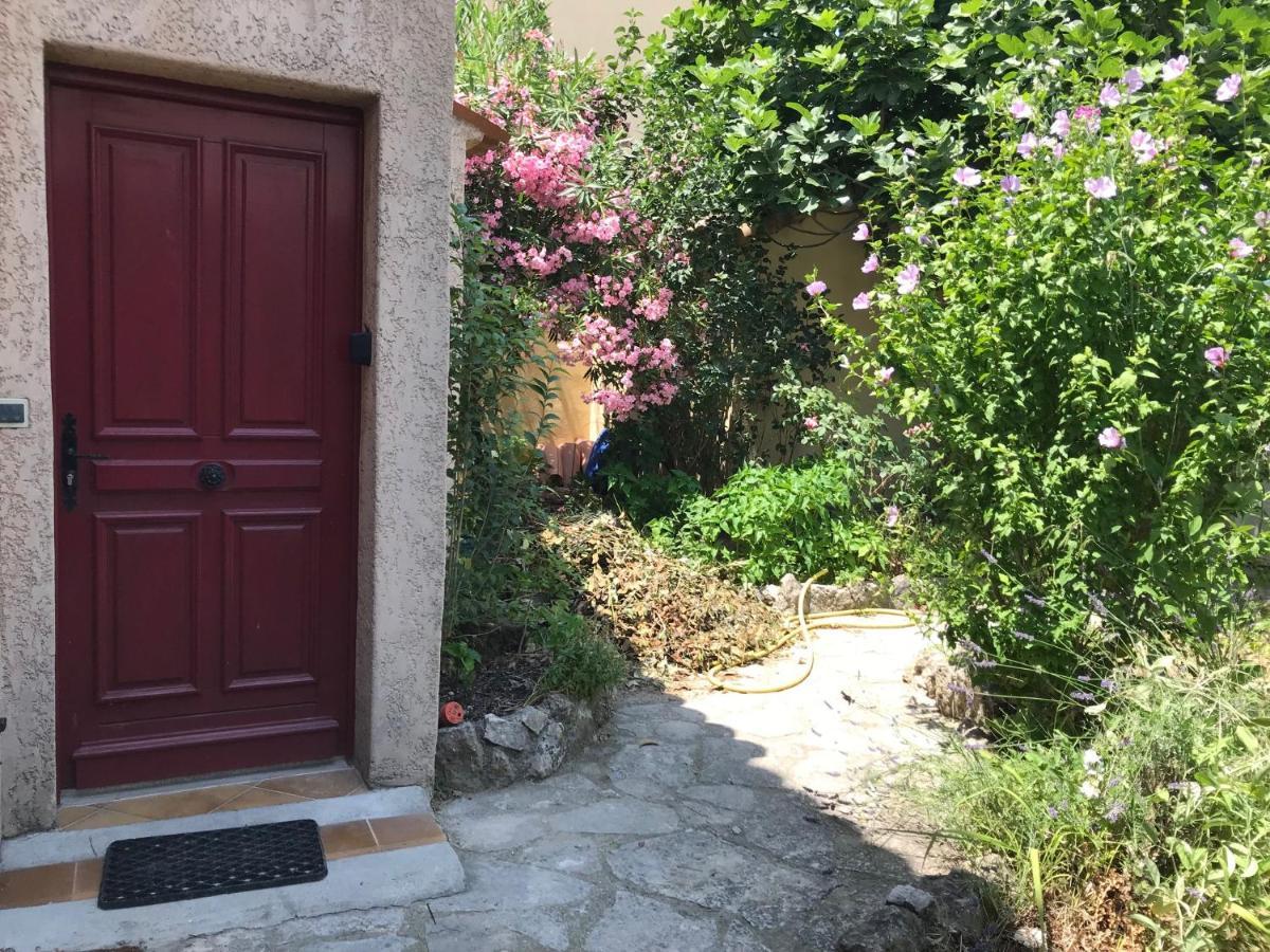 Chambre climatisée avec sdb privée dans une villa avec piscine privée Marsella Exterior foto